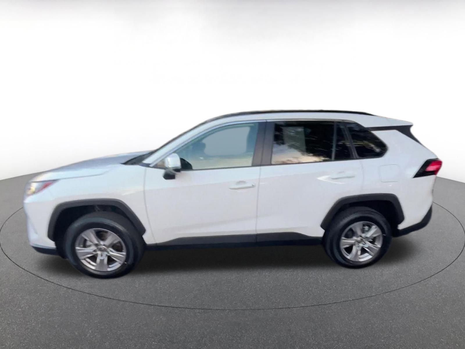 Used 2025 Toyota RAV4 XLE image 9