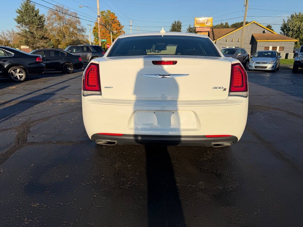 Used 2015 Chrysler 300 S AWD/4WD image 9