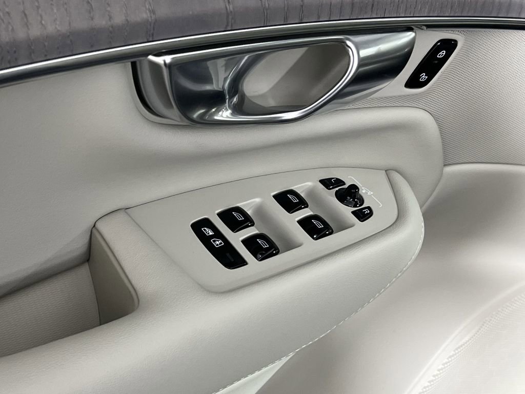 New 2026 Volvo XC90 B6 Ultra w/ Lounge Package image 13