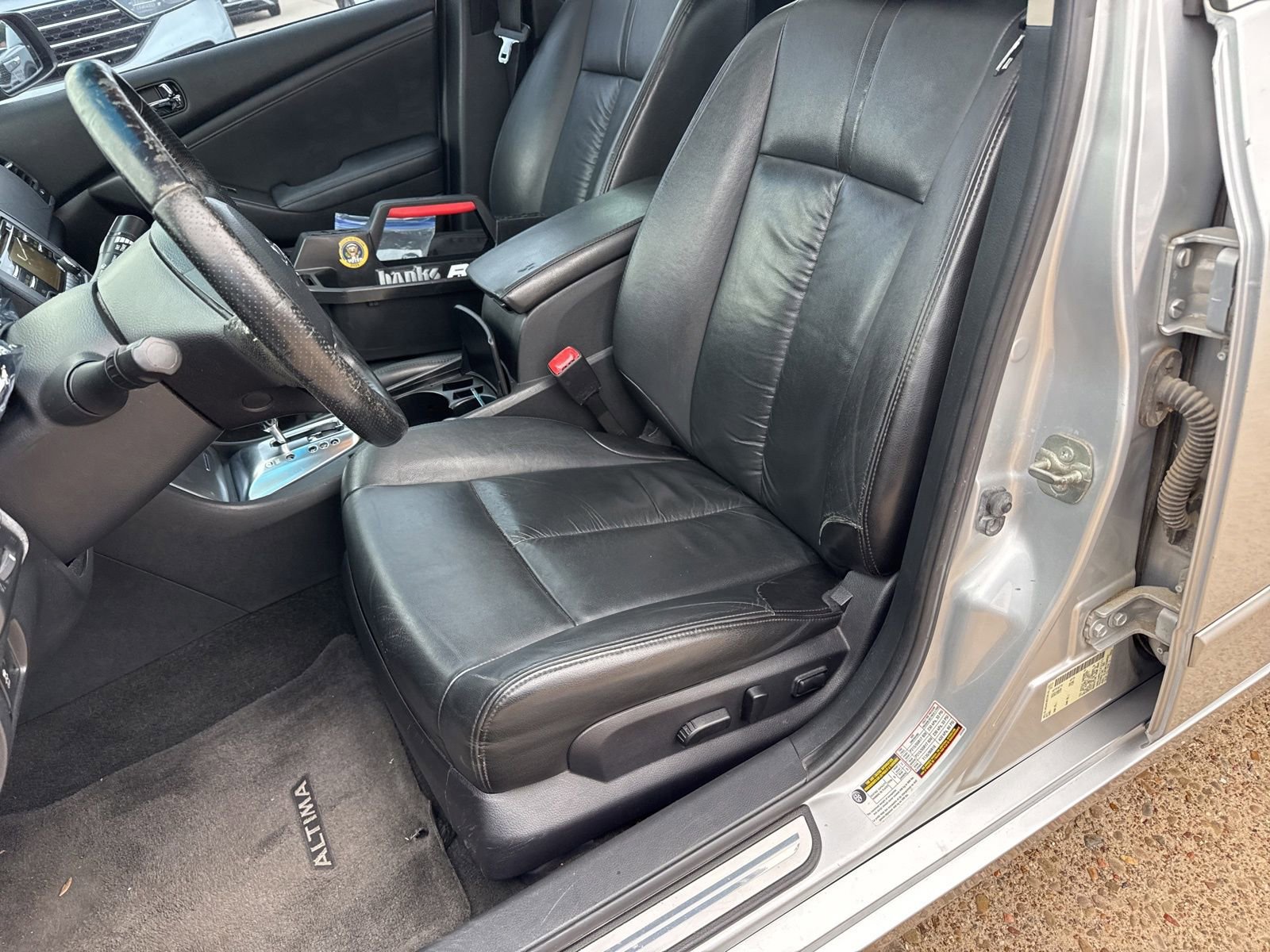 Used 2012 Nissan Altima 3.5 SR w/ Sport Pkg FWD image 13