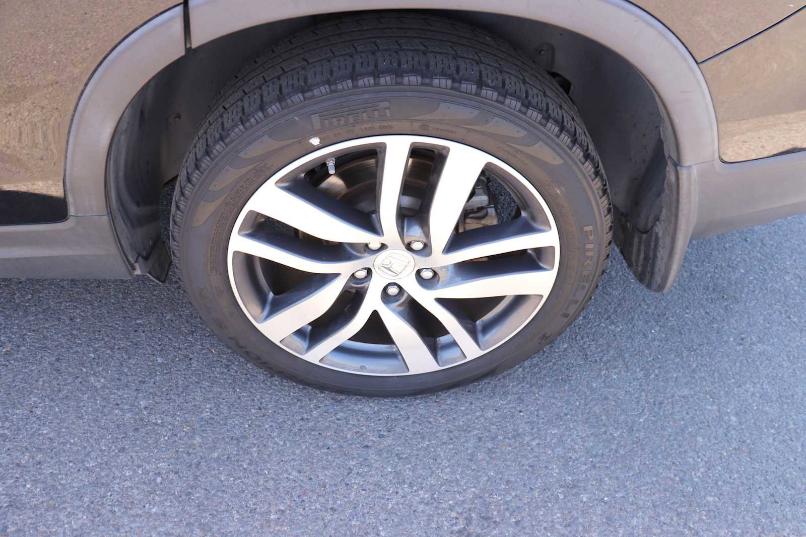 Used 2018 Honda Pilot Touring image 9