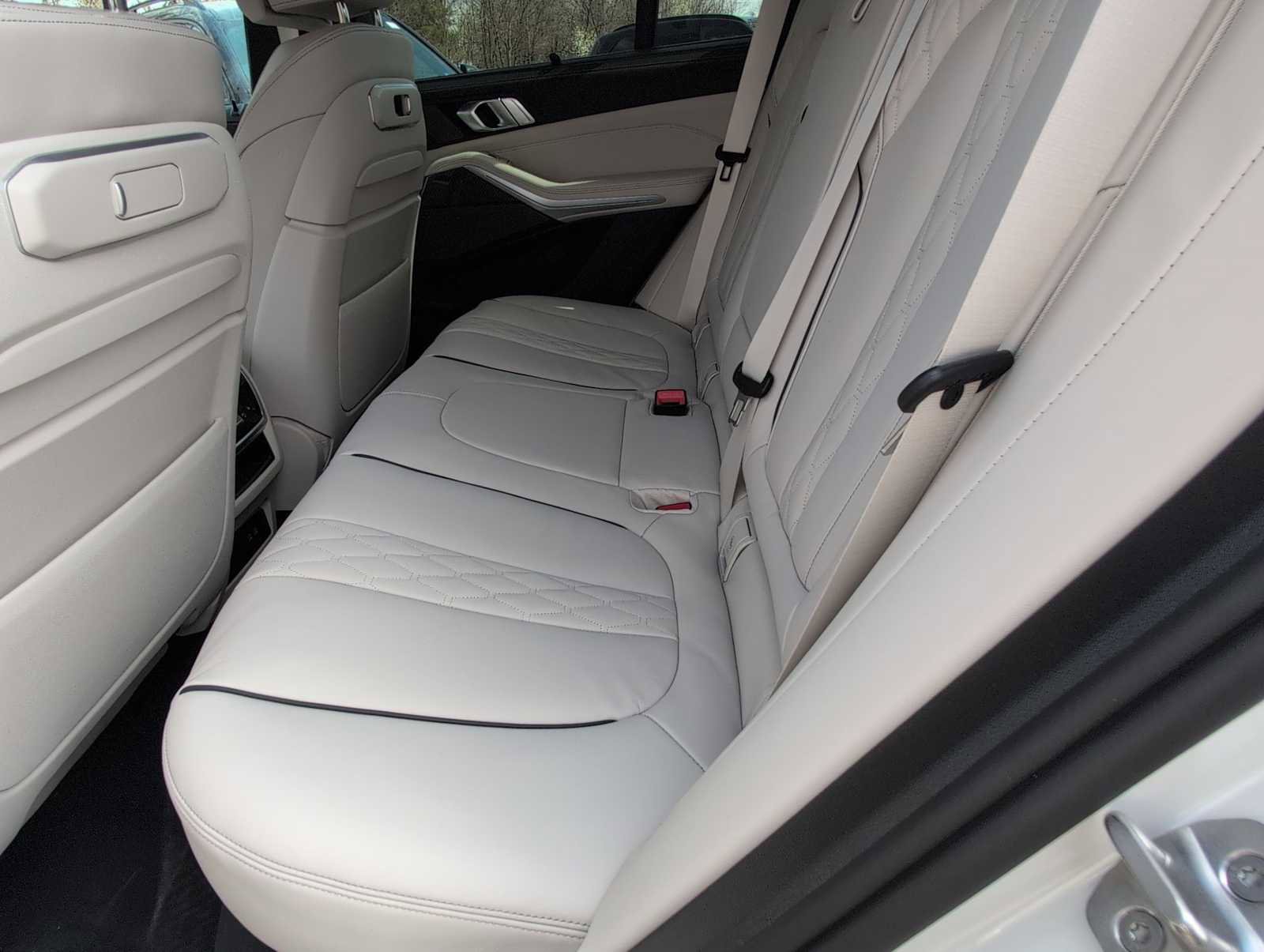 New 2026 BMW X5 M60i image 19