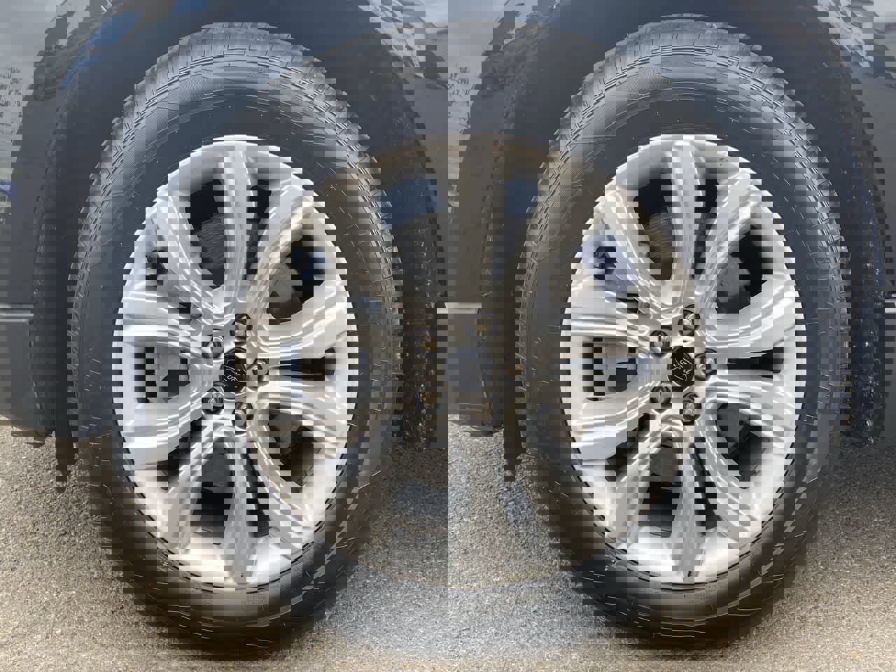 Used 2023 Ford Edge Titanium w/ Cargo Accessory Package image 10