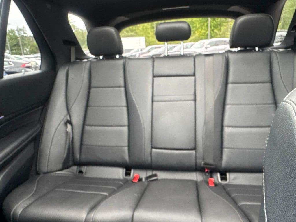 Used 2021 Mercedes-Benz GLE 450 4MATIC w/ Premium Package image 24