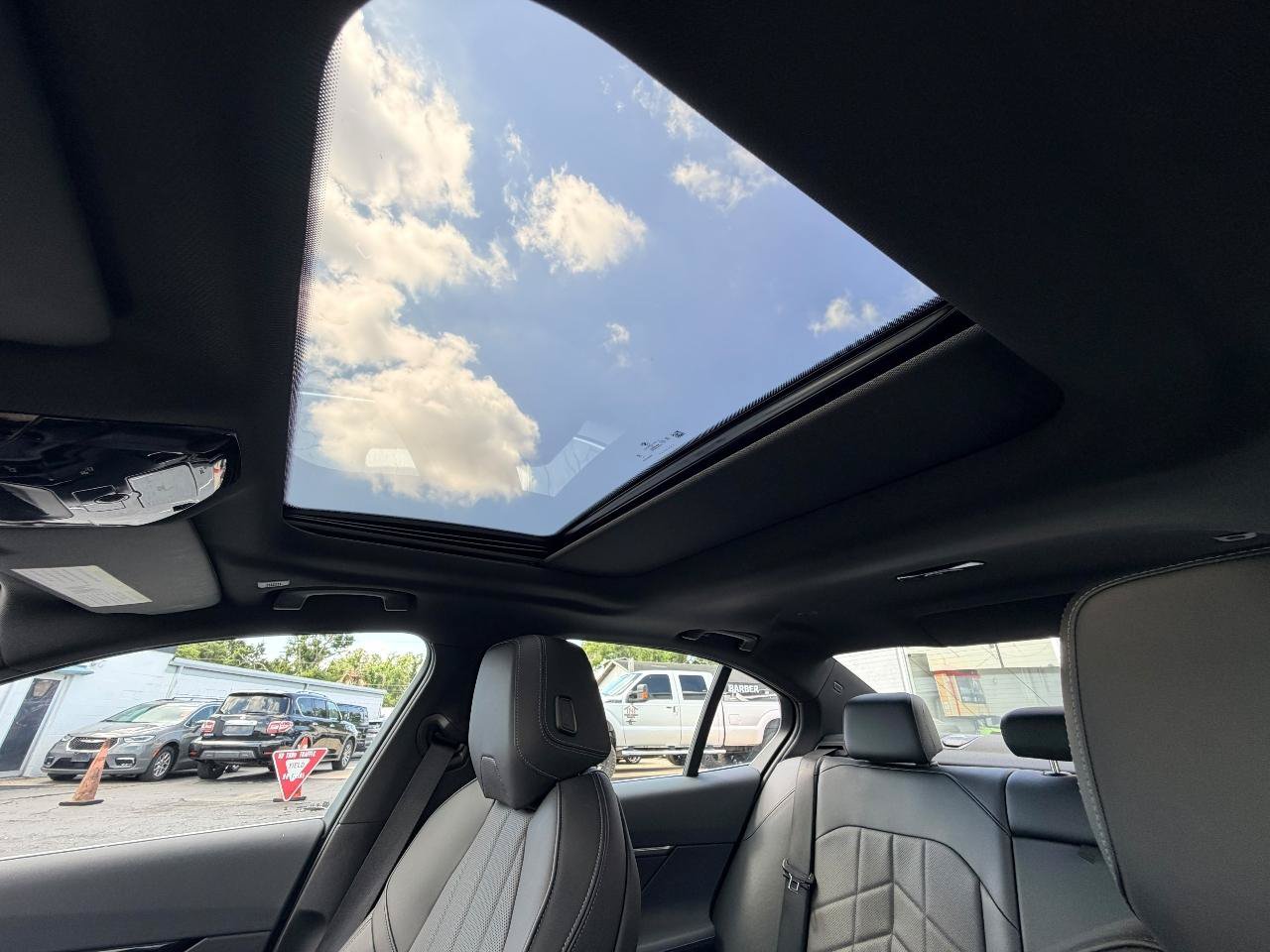 Used 2025 BMW 530i RWD image 33