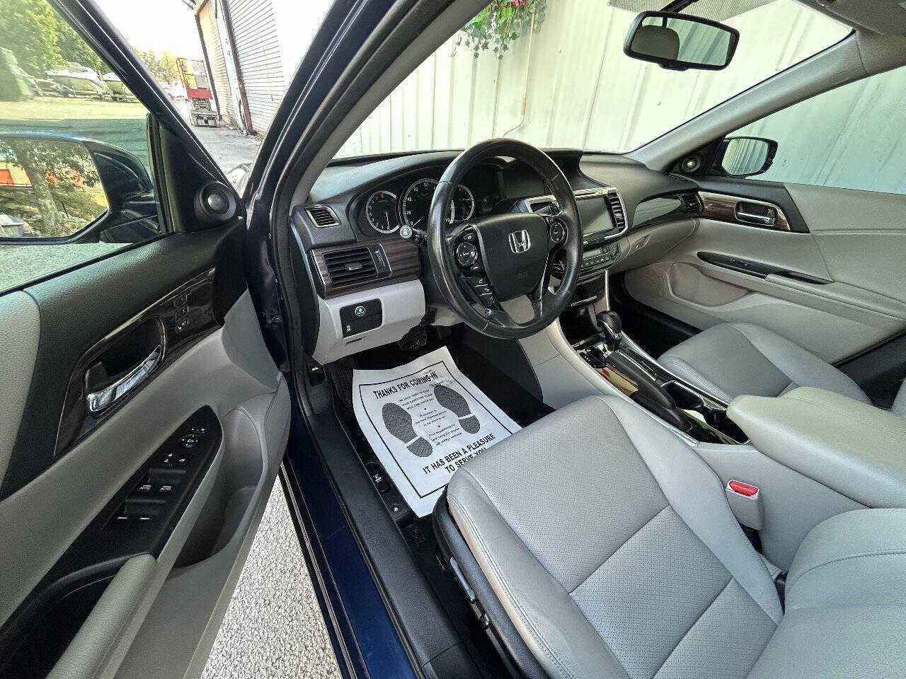 Used 2017 Honda Accord EX-L image 15