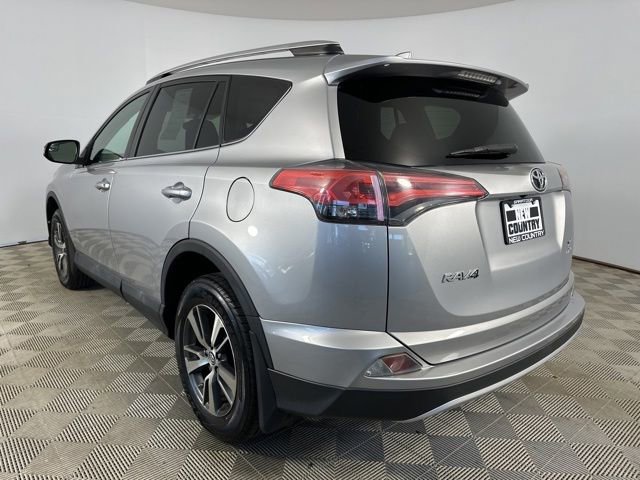 Used 2016 Toyota RAV4 XLE AWD/4WD image 5