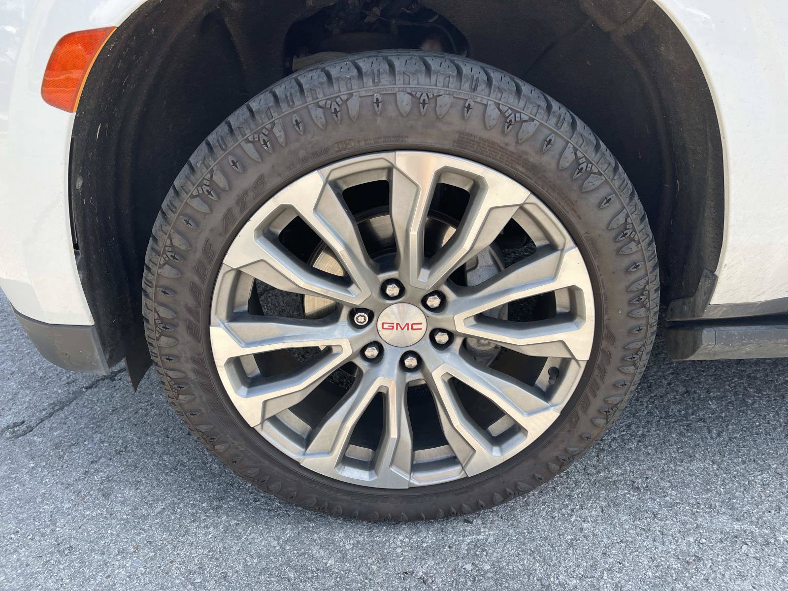 Used 2021 GMC Yukon XL Denali AWD/4WD image 11