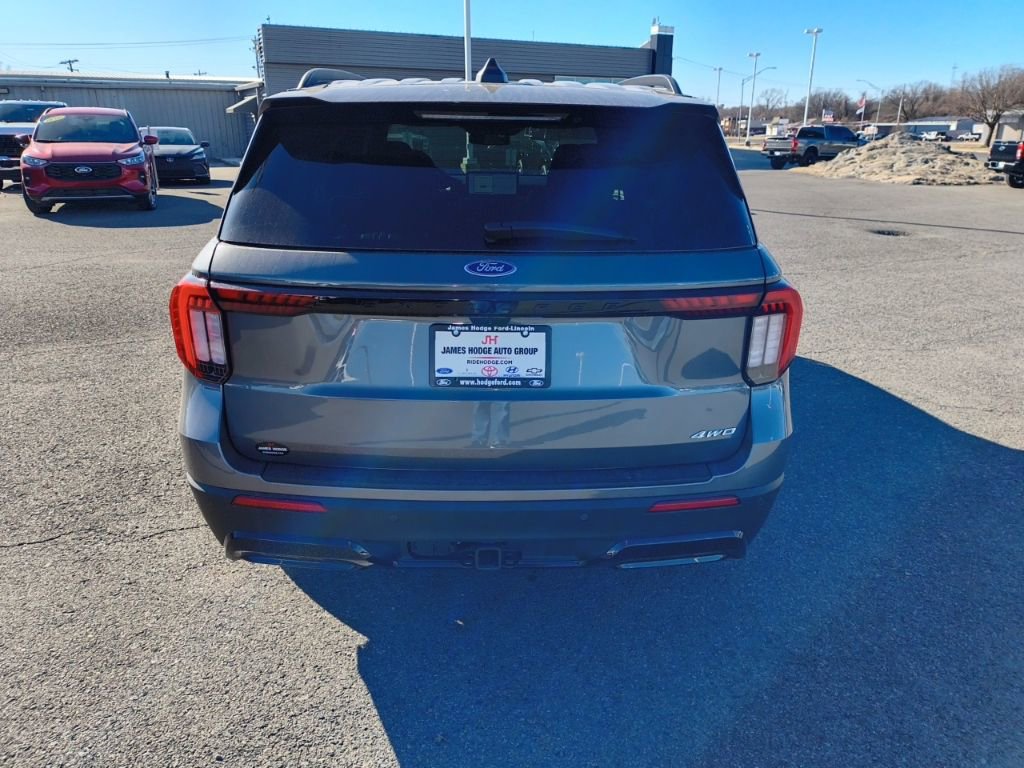 New 2026 Ford Explorer ST-Line w/ ST-Line Street Pack AWD/4WD image 4