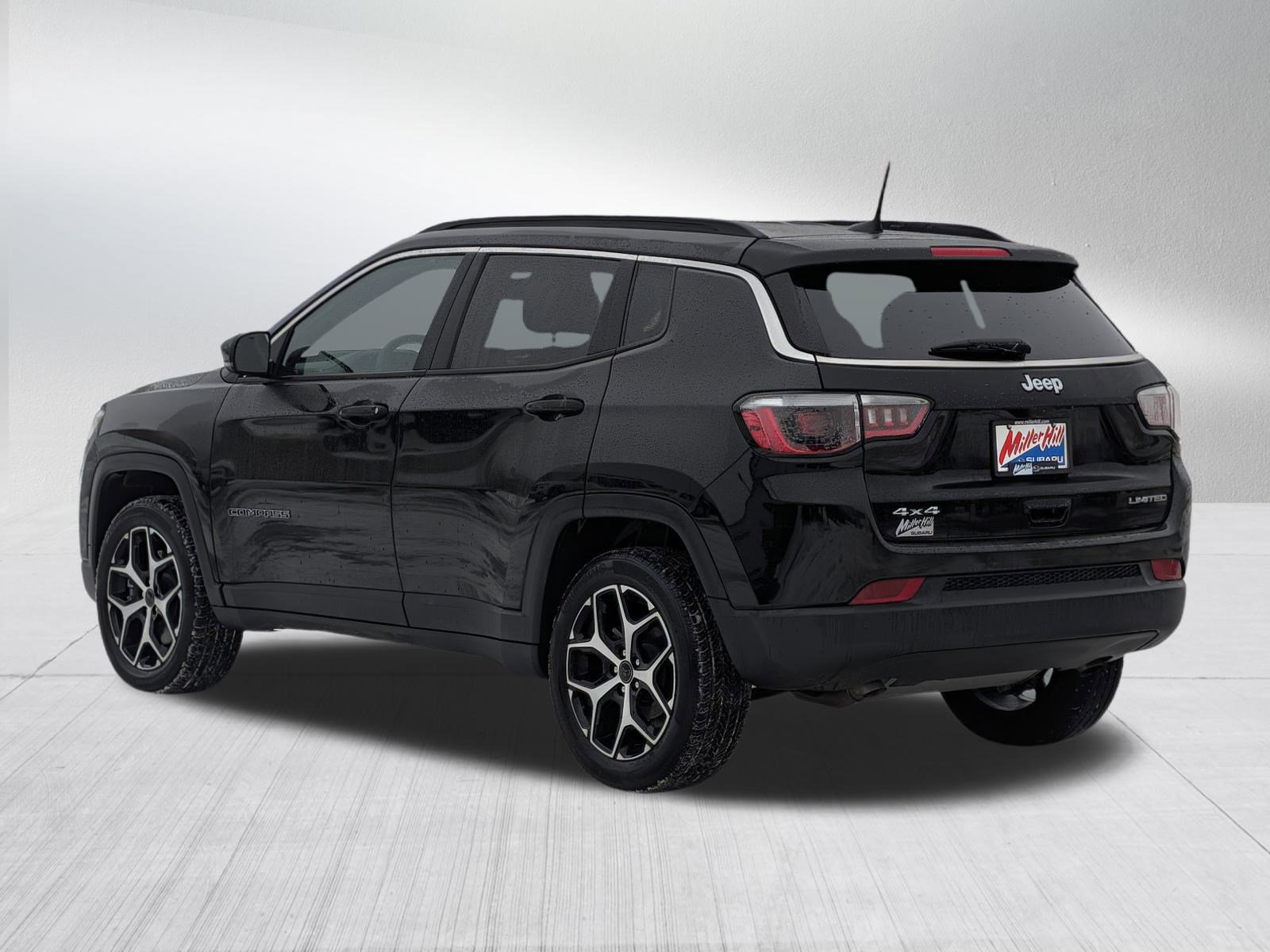 Used 2025 Jeep Compass Limited image 5