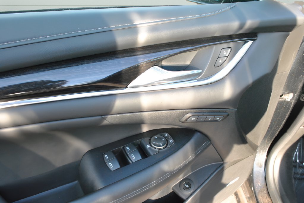 Used 2019 Buick LaCrosse Essence w/ Sun and Shade Package AWD/4WD image 13