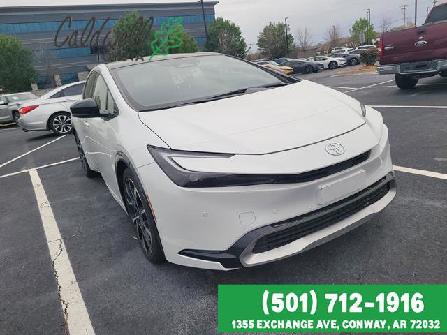 Used 2025 Toyota Prius Plug-In Hybrid image 3