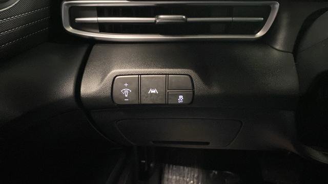 Certified 2023 Hyundai Elantra SEL FWD image 19