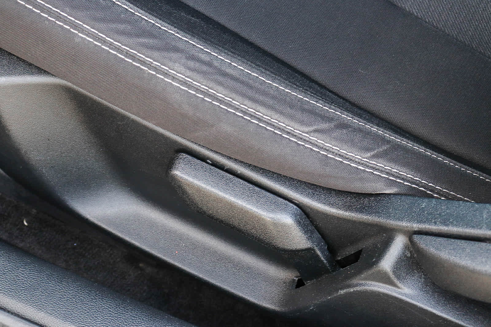 Used 2018 Ford Mustang Coupe RWD image 24