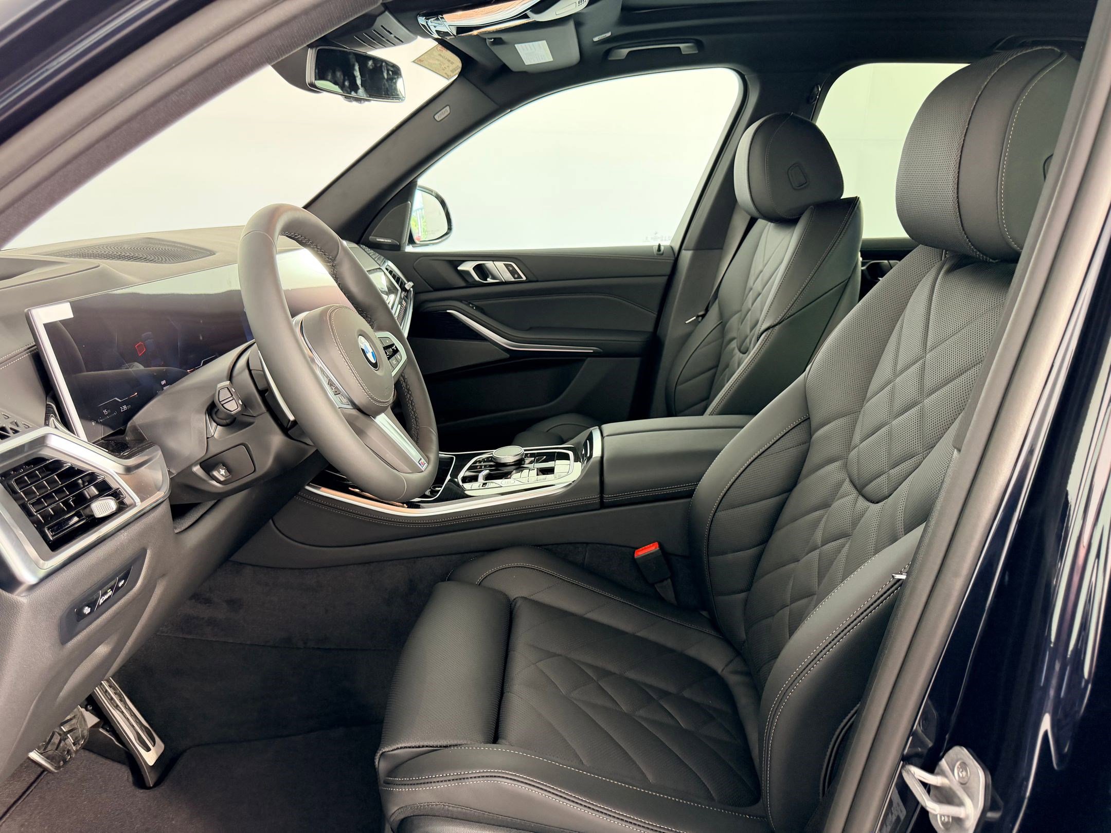 New 2026 BMW X5 xDrive40i w/ M Sport Package AWD/4WD image 24