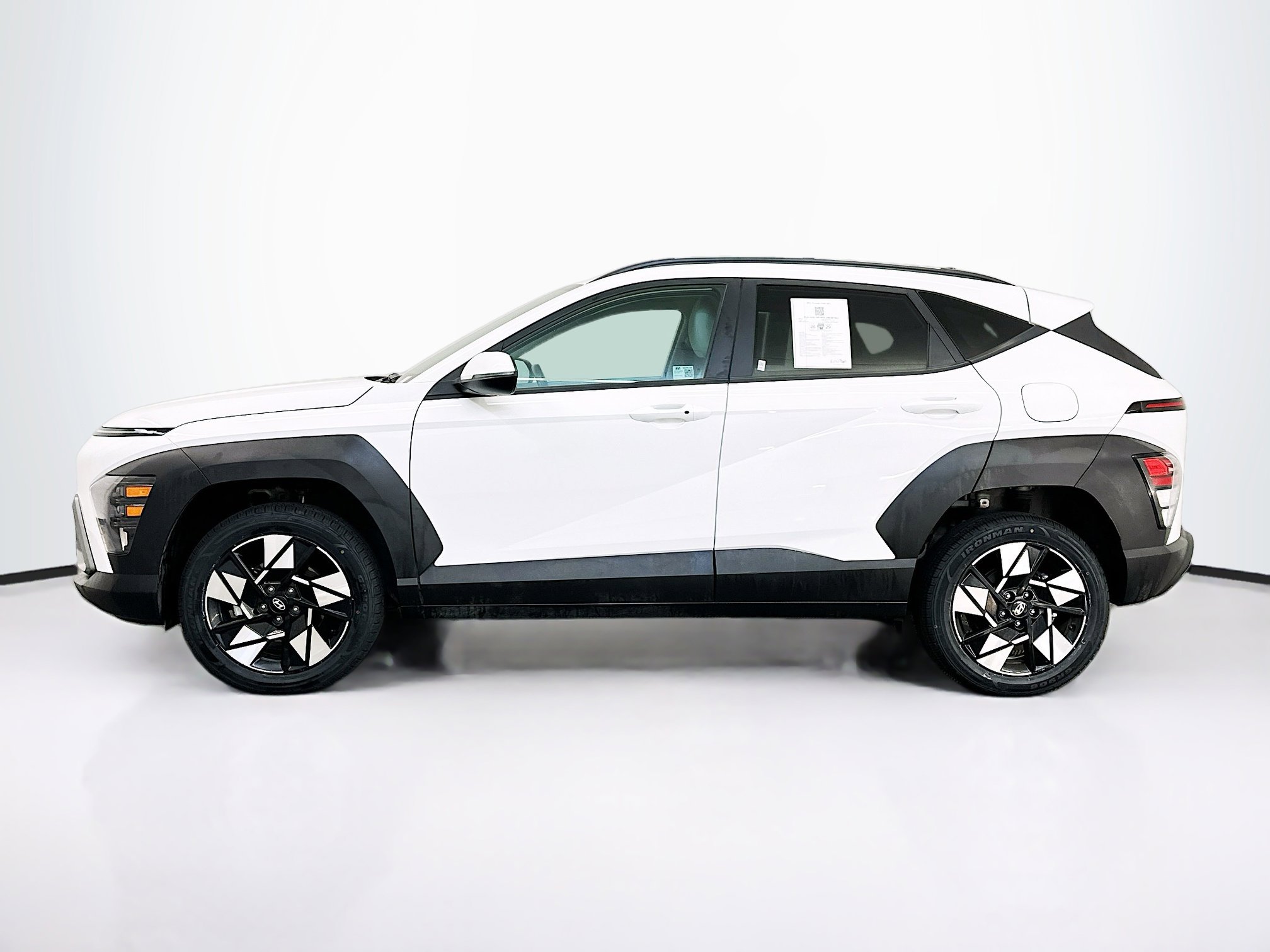 Used 2025 Hyundai Kona SEL image 4