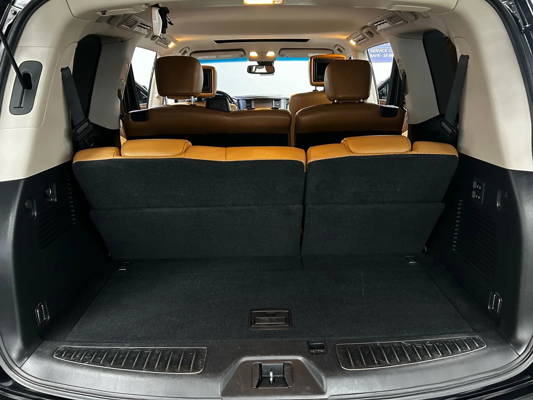 Used 2017 Nissan Armada Platinum image 12