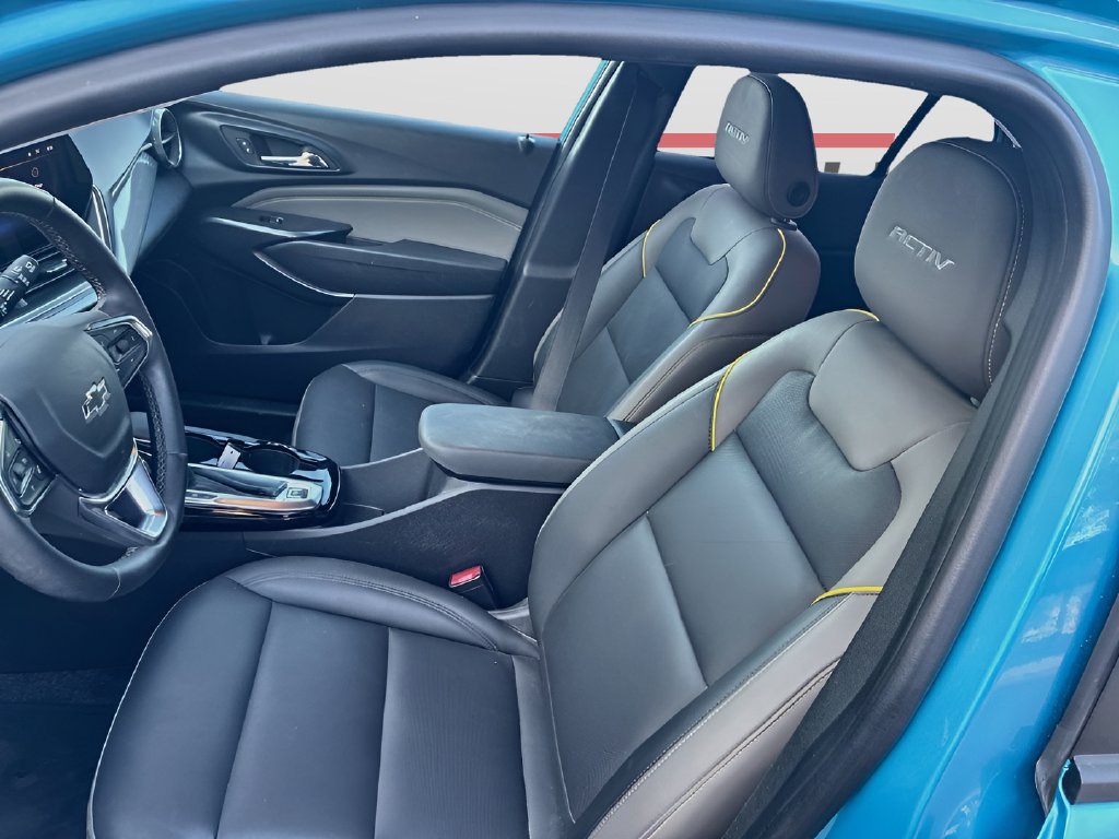Used 2025 Chevrolet Trax ACTIV w/ Sunroof Package FWD image 18