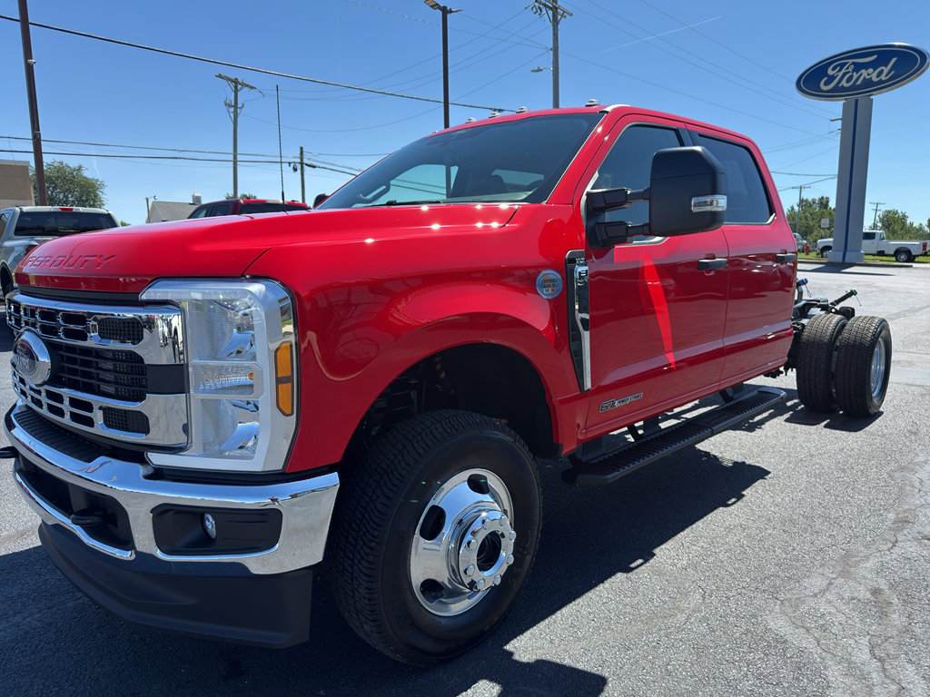 New 2026 Ford F350 XLT w/ XLT Value Package AWD/4WD image 4