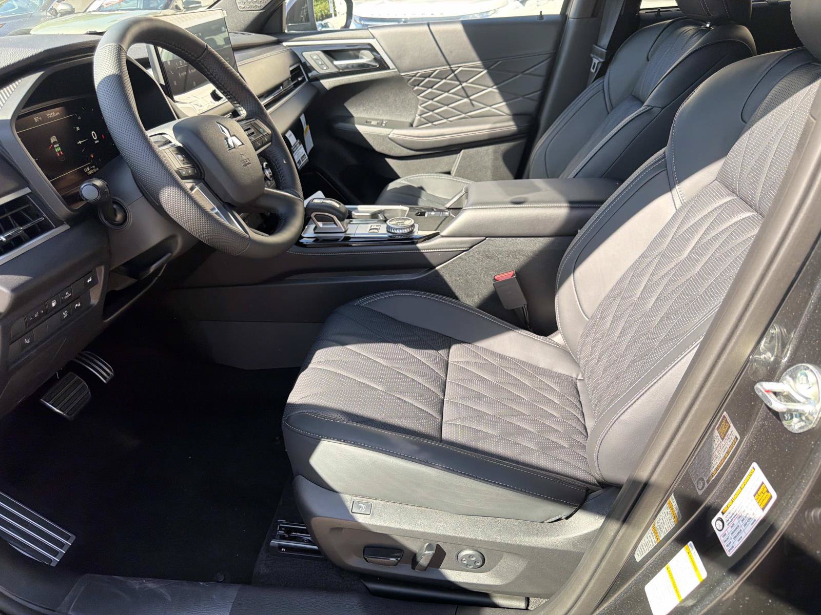 New 2026 Mitsubishi Outlander 4WD Plug-In Hybrid image 16