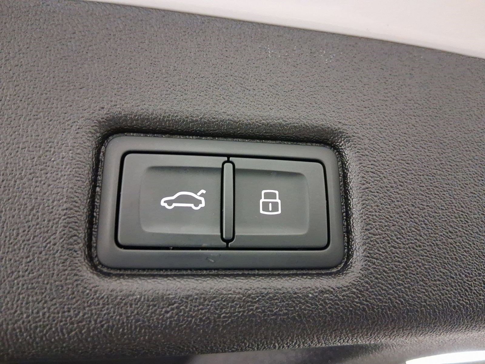 Used 2025 Audi Q5 Premium Plus w/ Premium Plus image 28