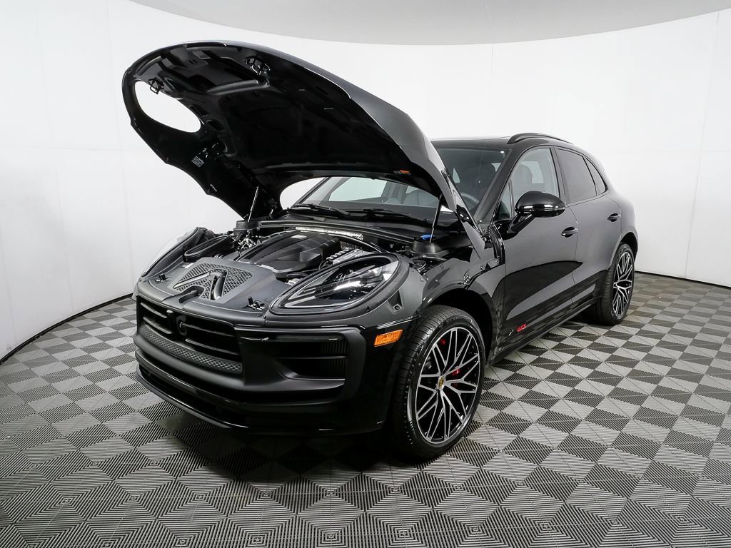 New 2026 Porsche Macan GTS image 35