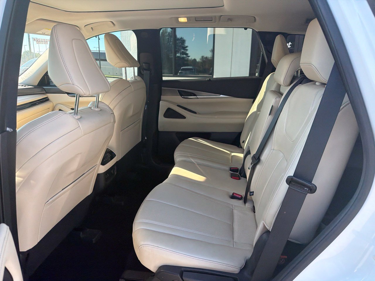 Used 2024 INFINITI QX60 Luxe FWD image 6