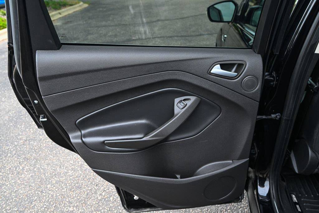 Used 2019 Ford Escape Titanium AWD/4WD image 23
