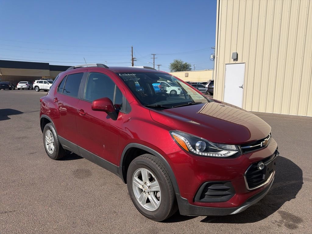 Used 2021 Chevrolet Trax LT AWD/4WD image 2