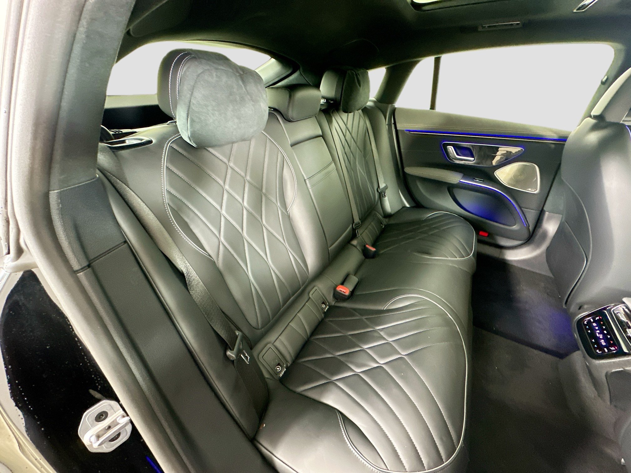 Certified 2023 Mercedes-Benz EQS 580 4MATIC Sedan w/ Exclusive Trim Package image 35