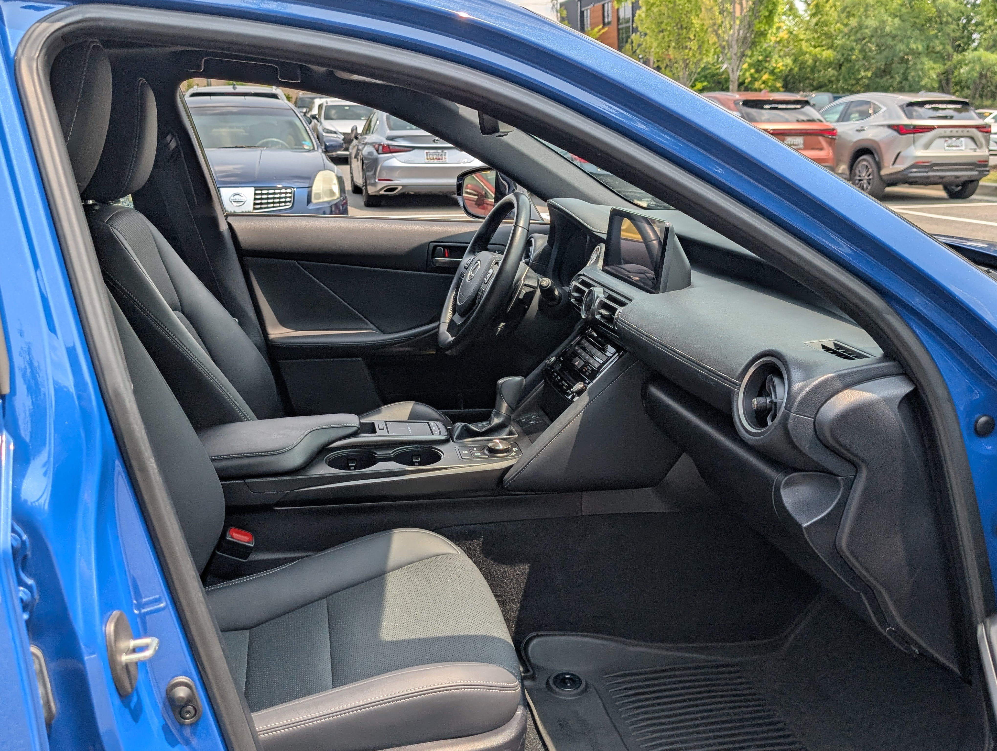 Used 2022 Lexus IS 300 AWD w/ Premium Package image 11