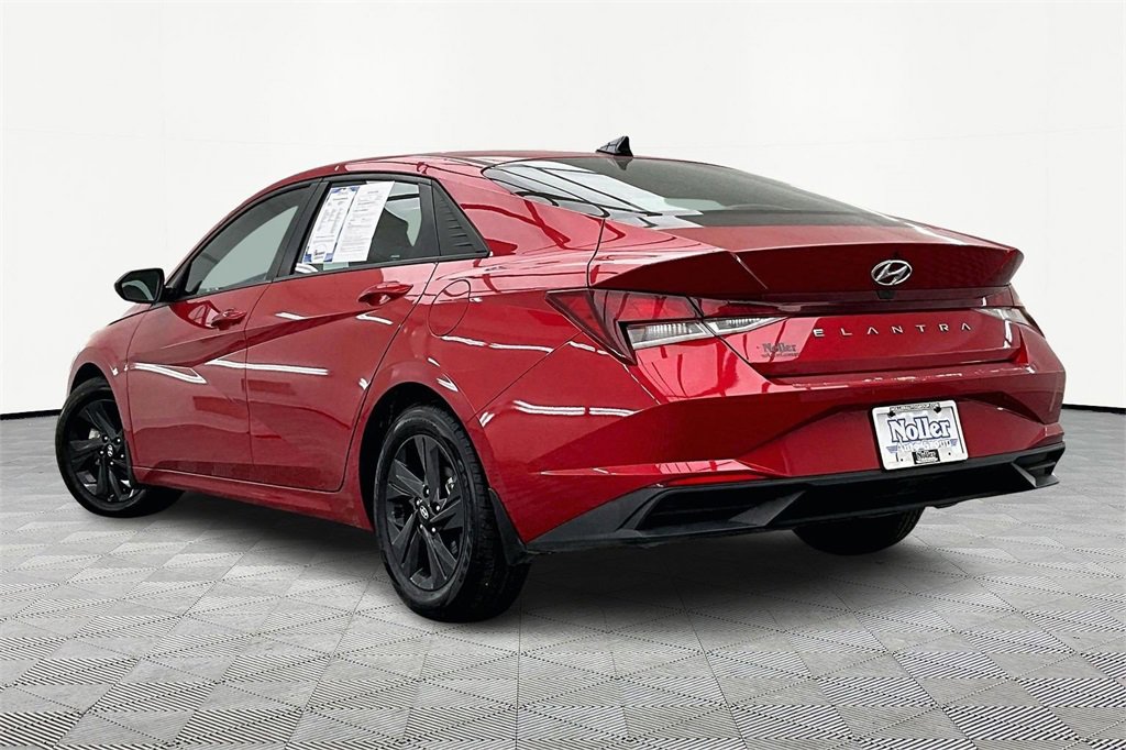 Used 2023 Hyundai Elantra SEL image 13