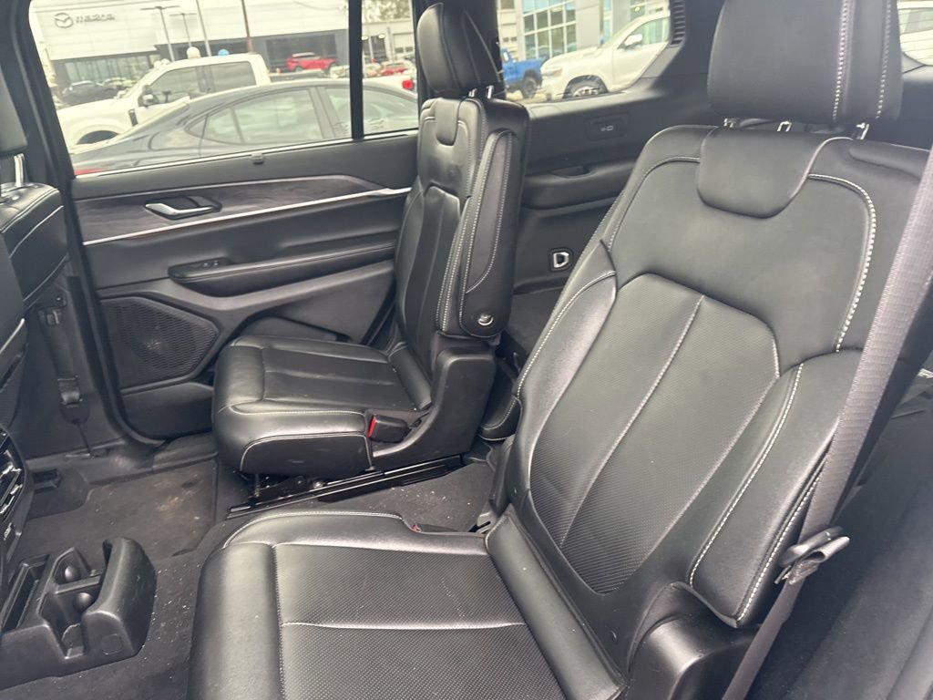 Used 2024 Jeep Grand Cherokee L Limited w/ Luxury Tech Group II AWD/4WD image 23