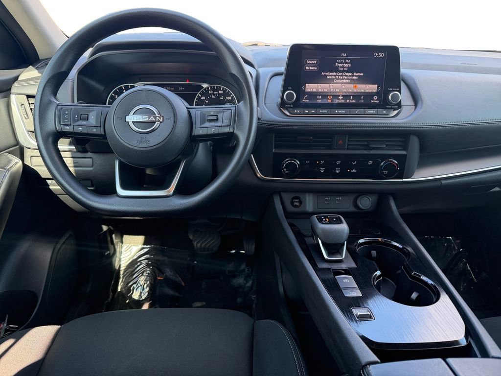 Used 2024 Nissan Rogue S image 10