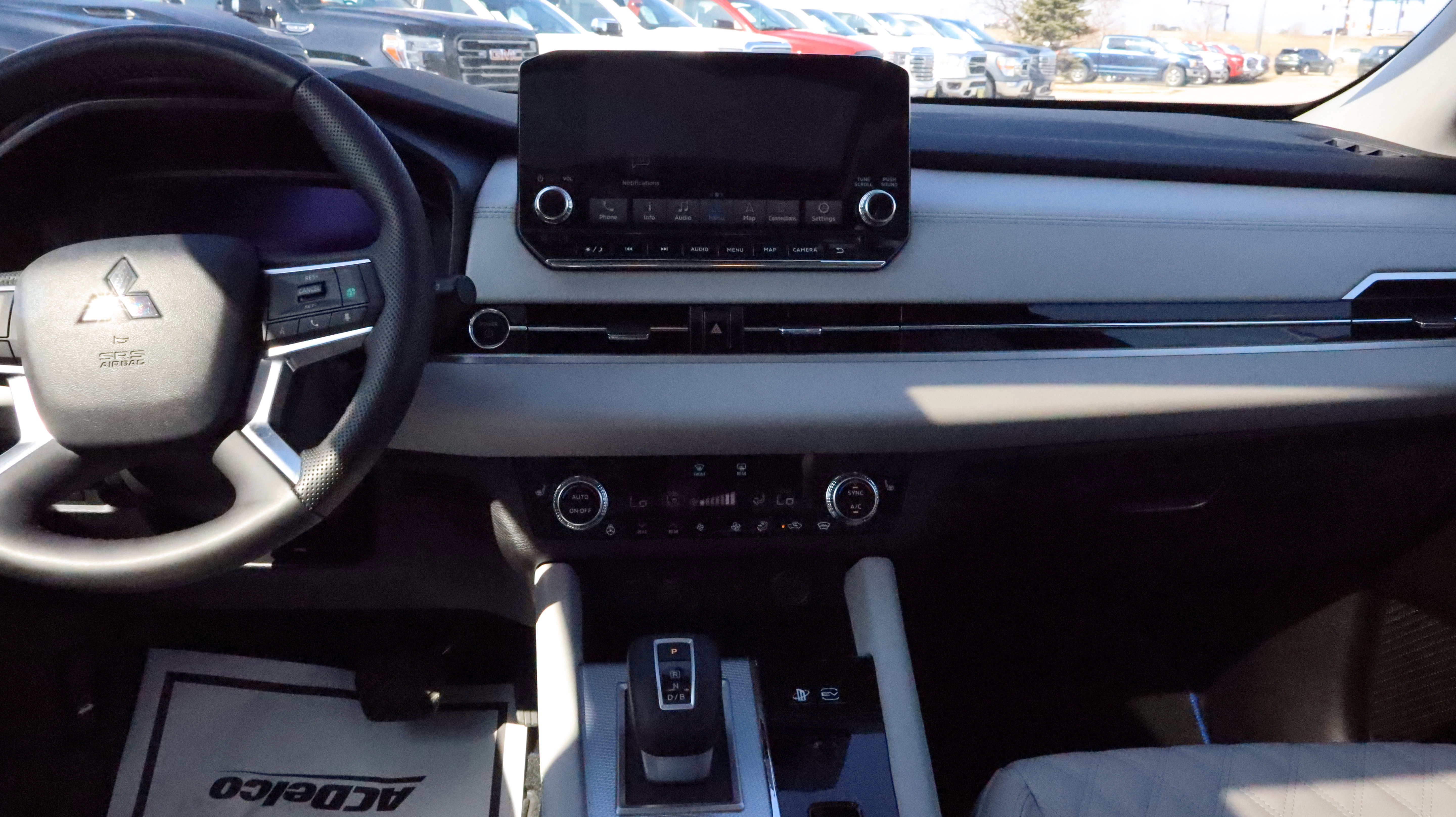 Used 2025 Mitsubishi Outlander SEL image 11