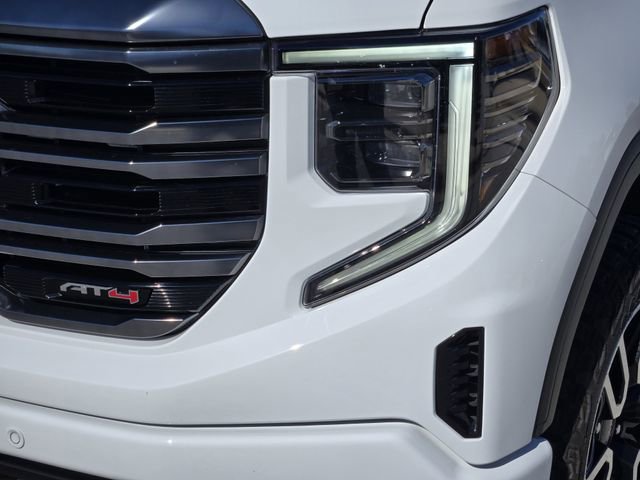Used 2024 GMC Sierra 1500 AT4 w/ Technology Package AWD/4WD image 10