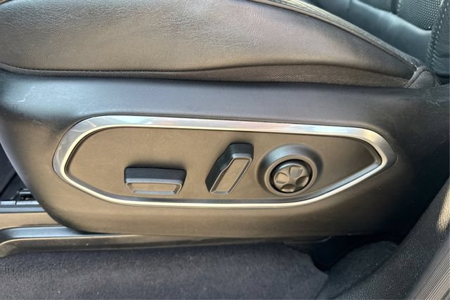 Used 2024 Jeep Wagoneer L Series III w/ Flexible Seating Group AWD/4WD image 18