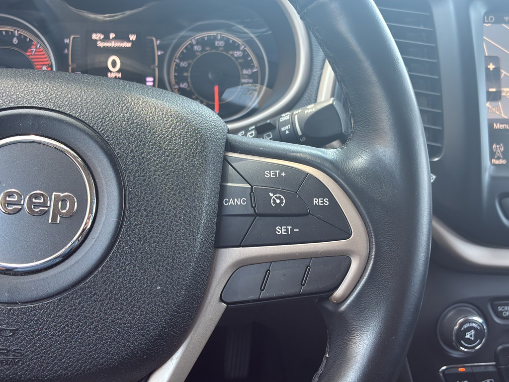 Used 2017 Jeep Cherokee 75th Anniversary AWD/4WD image 35