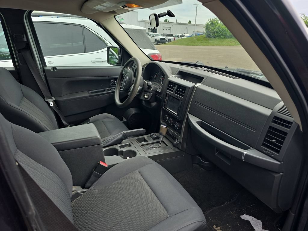 Used 2011 Jeep Liberty Sport w/ Trailer Tow Class III Group AWD/4WD image 10
