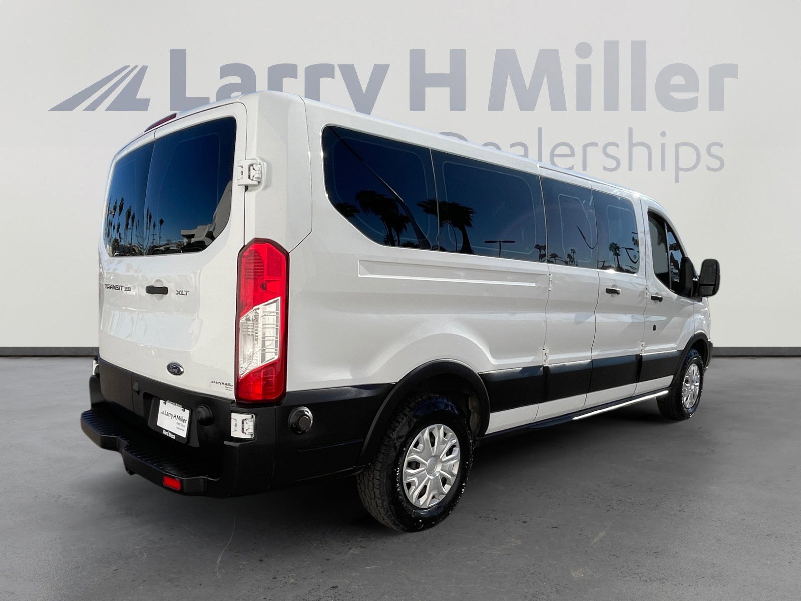 Certified 2019 Ford Transit 350 XLT image 5