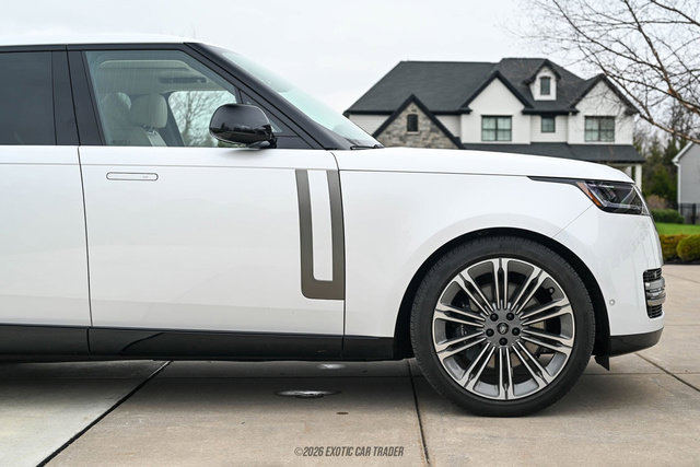 Used 2025 Land Rover Range Rover SE image 11