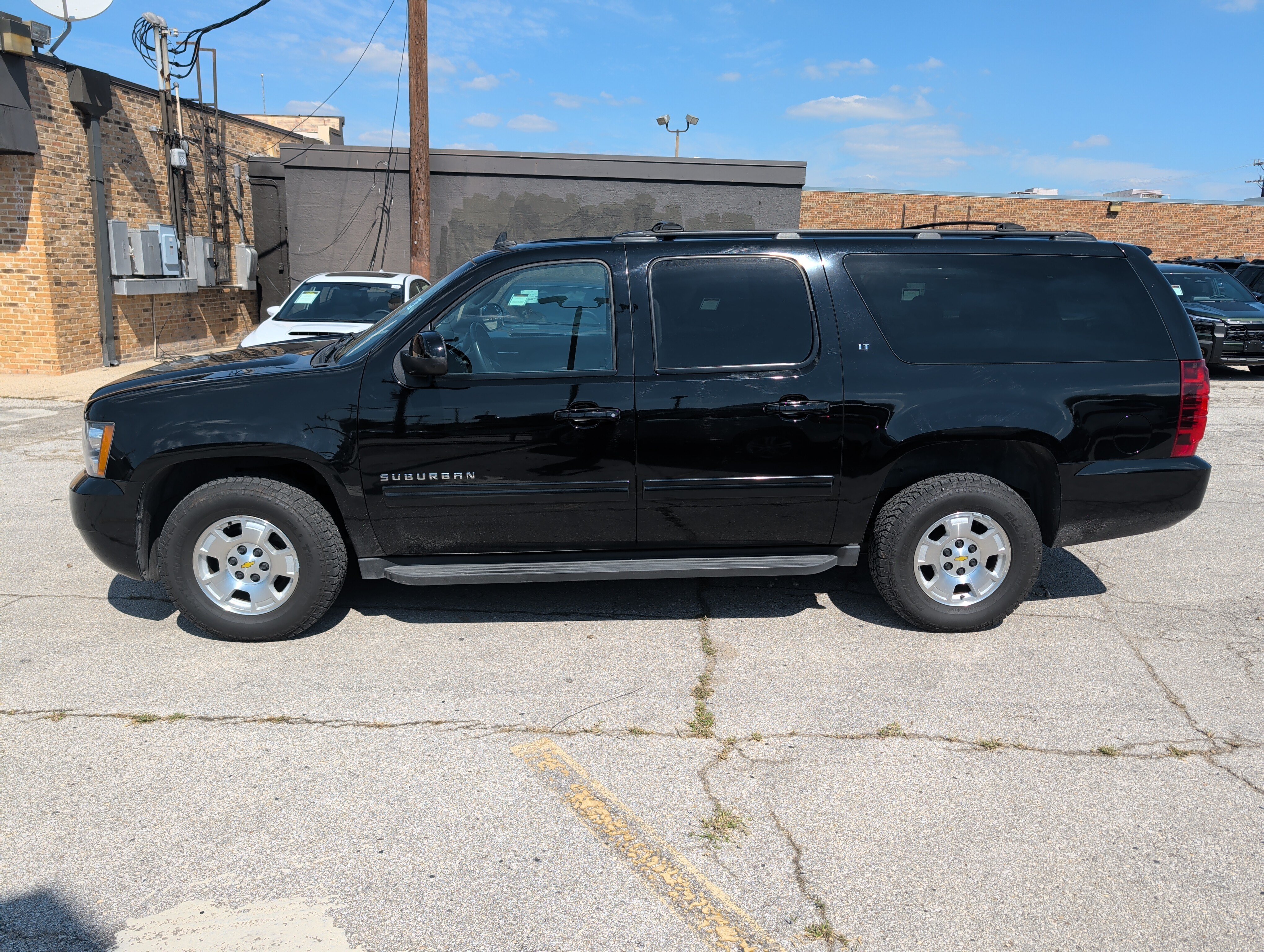 Used 2010 Chevrolet Suburban LT AWD/4WD image 16