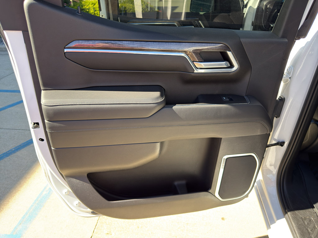 Used 2022 Chevrolet Silverado 1500 LTZ AWD/4WD image 15