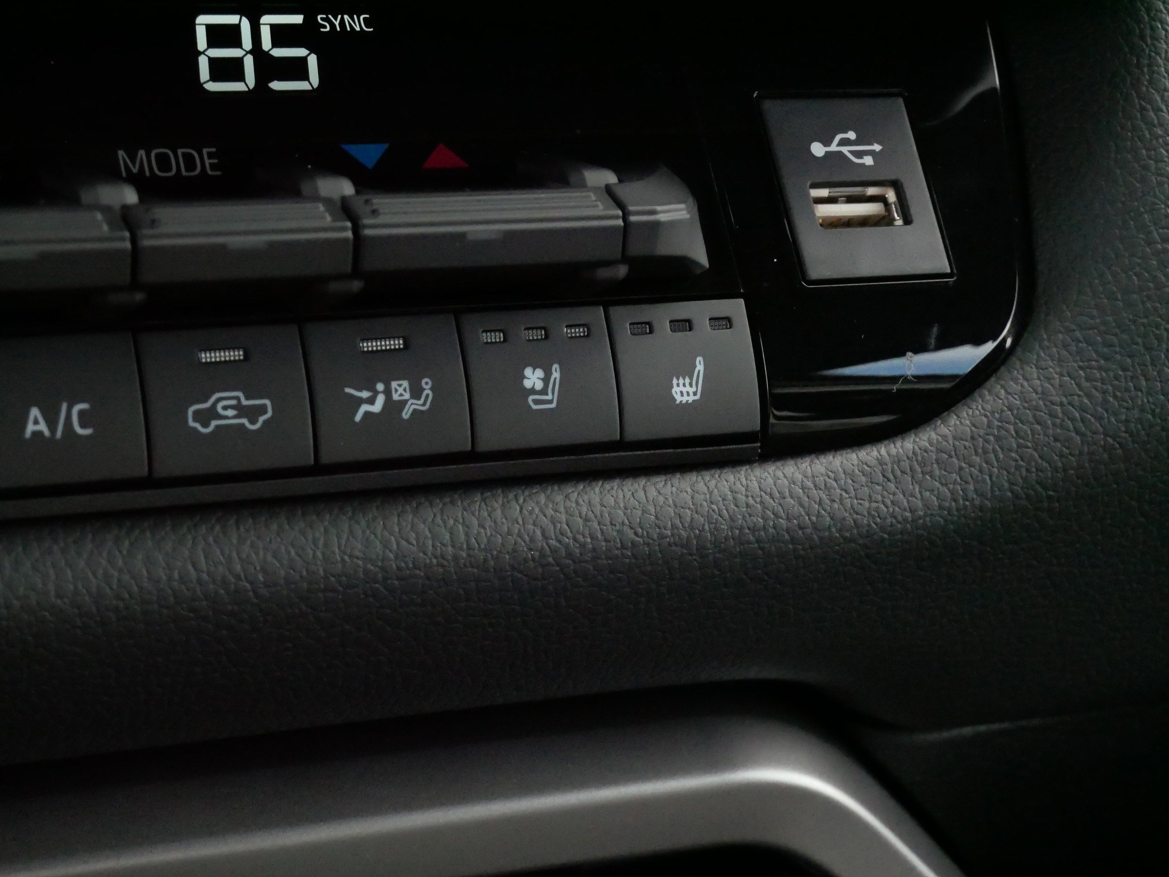 Certified 2026 Toyota Tundra Limited w/ Power Package image 28