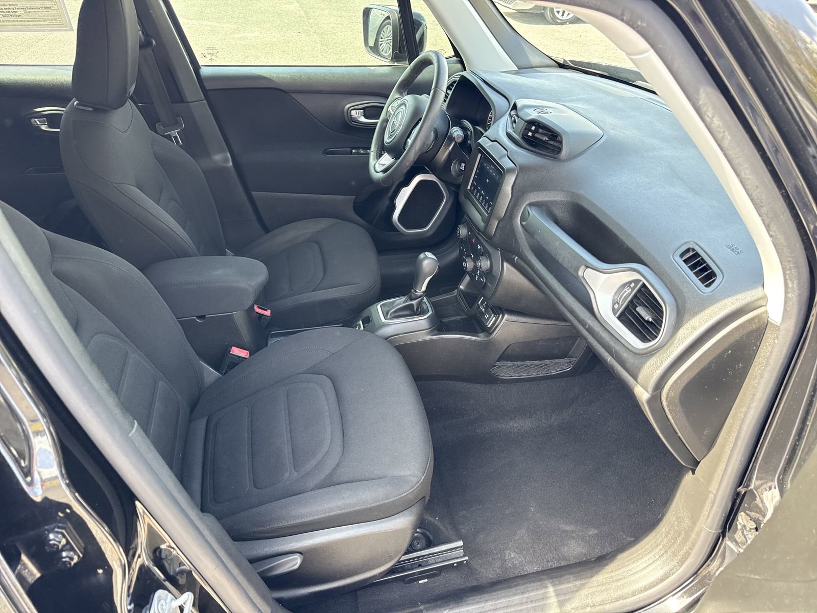 Used 2020 Jeep Renegade Latitude image 28