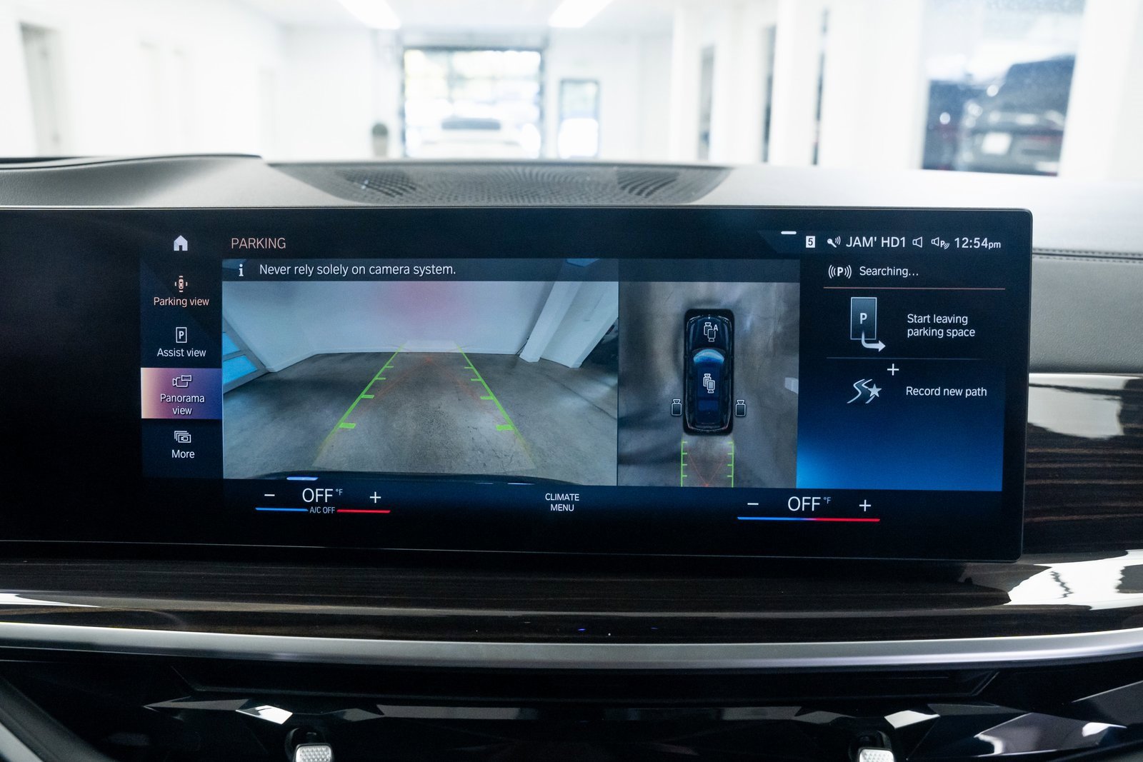 Used 2023 BMW X7 M60i w/ Executive Package image 12