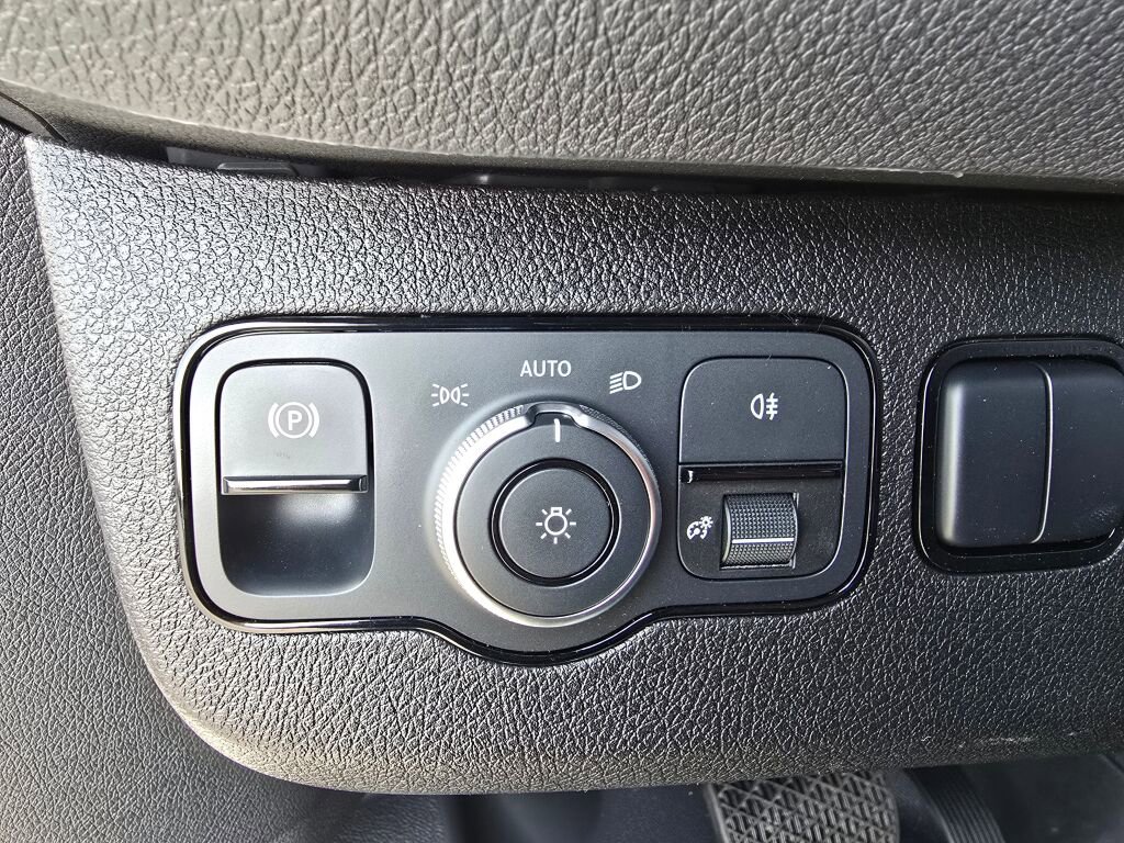 New 2025 Mercedes-Benz Sprinter 2500 image 18