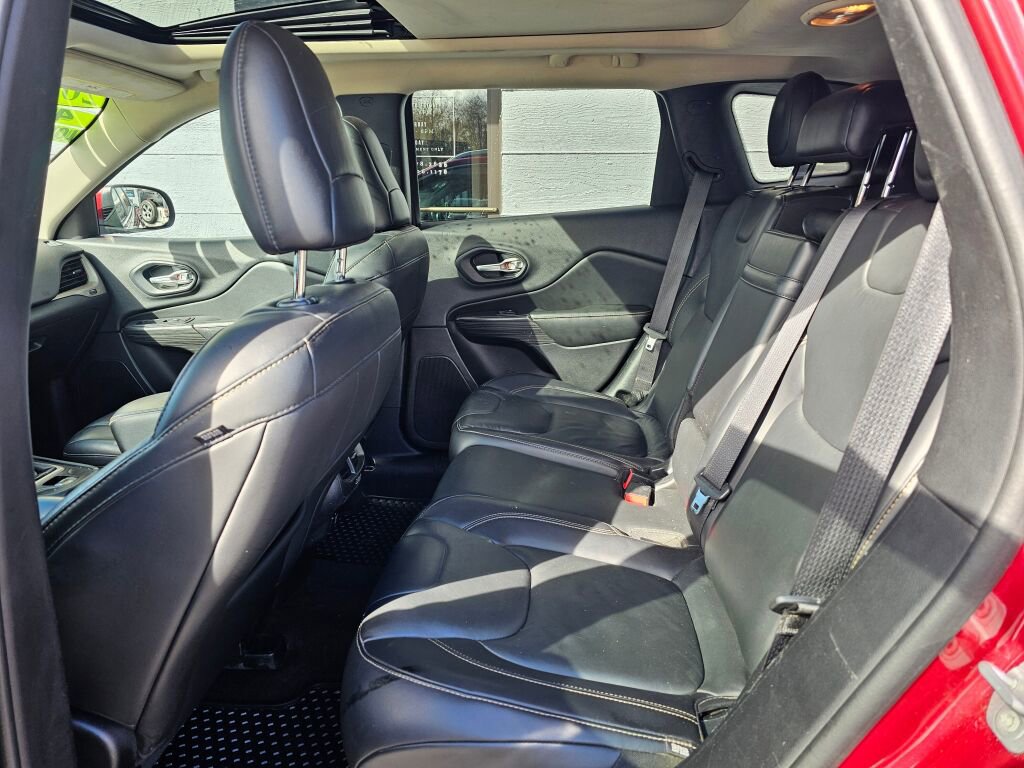 Used 2016 Jeep Cherokee Latitude w/ North All-Season Group image 15