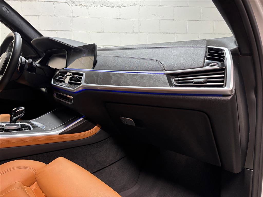 Used 2021 BMW X7 xDrive40i w/ M Sport Package image 31