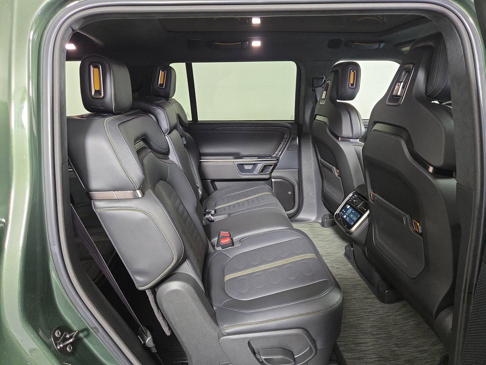 Used 2024 Rivian R1S Adventure AWD/4WD image 23